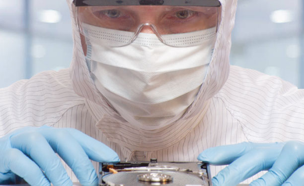 data recovery expert in cleanroom