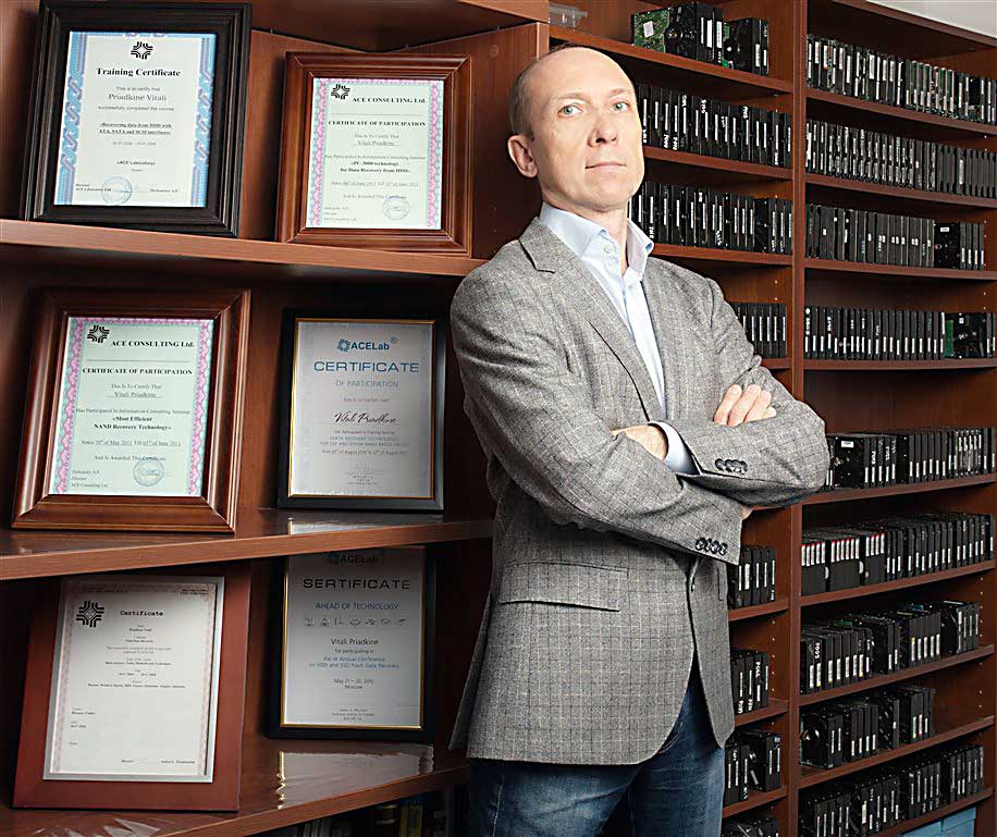 Lead data recovery specialist overseeing complex recovery cases in the Montreal lab