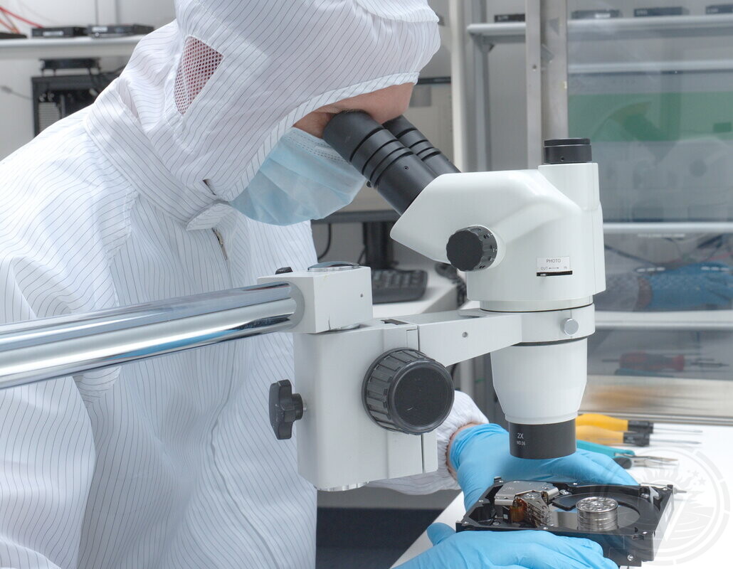 Laboratoire de récupération de données à Montréal